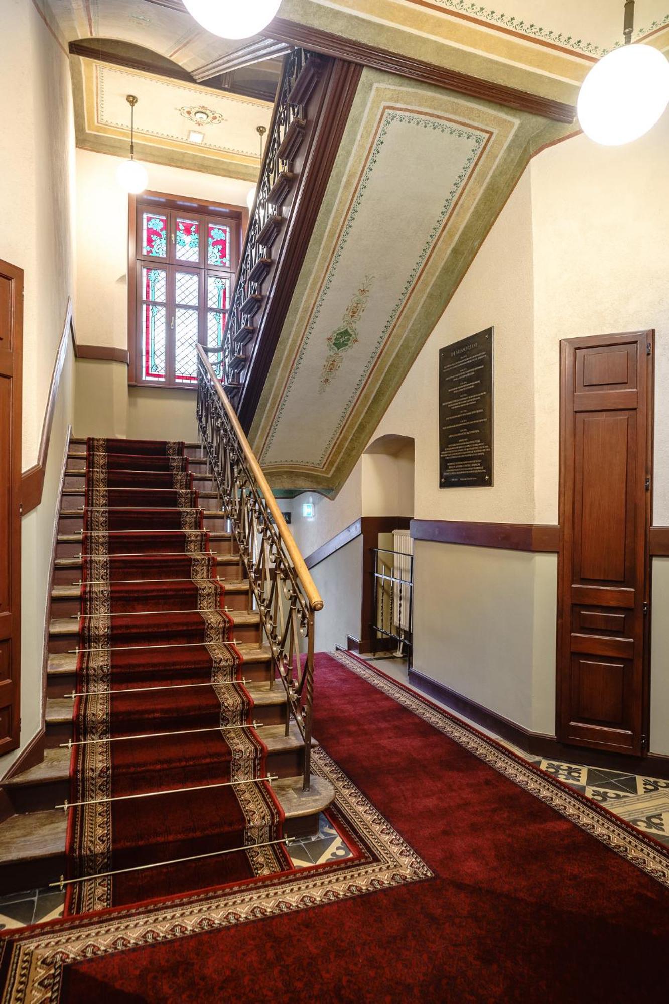 Old Town Ac Apartments Main Raiway Station Cracóvia Exterior foto