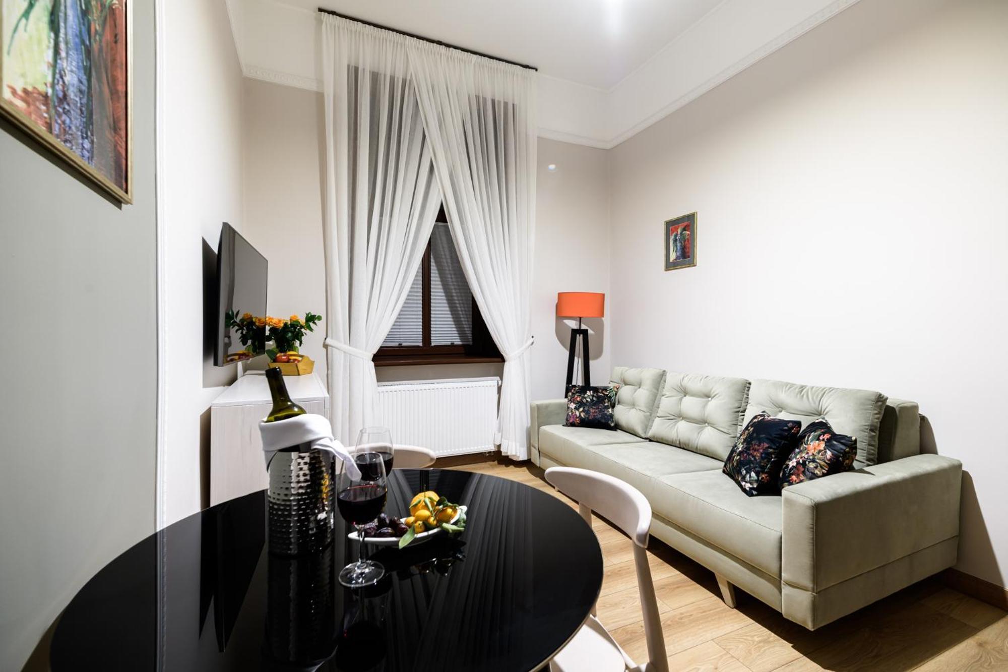 Old Town Ac Apartments Main Raiway Station Cracóvia Exterior foto